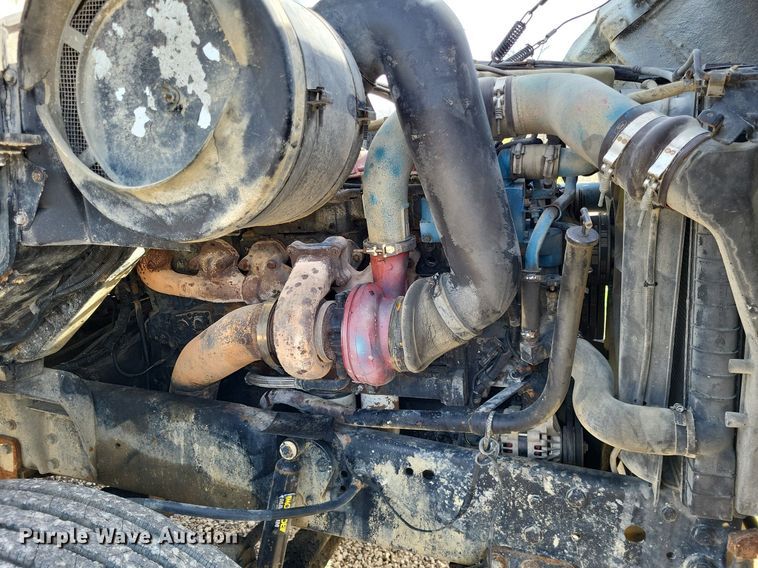 image for item DO3644 1993 Ford Aeromax L9000  semi truck