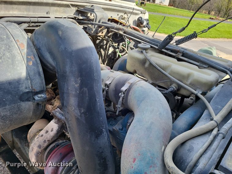 image for item DO3644 1993 Ford Aeromax L9000  semi truck