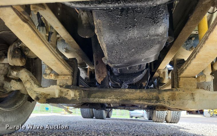 image for item DO3644 1993 Ford Aeromax L9000  semi truck