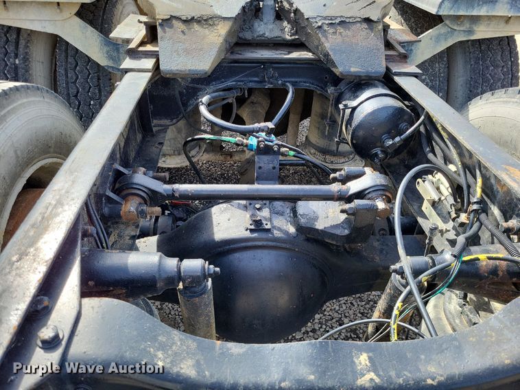 image for item DO3644 1993 Ford Aeromax L9000  semi truck