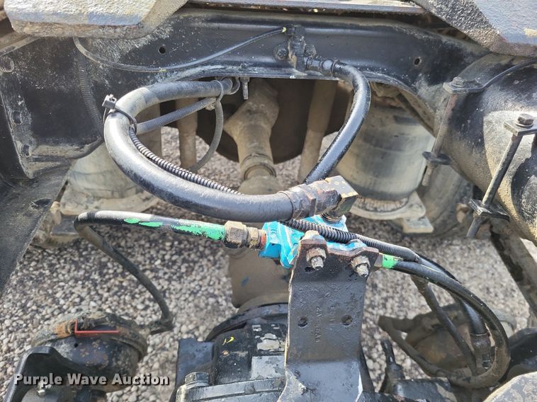 image for item DO3644 1993 Ford Aeromax L9000  semi truck