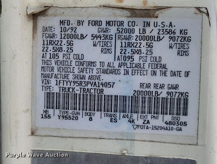 image for item DO3644 1993 Ford Aeromax L9000  semi truck