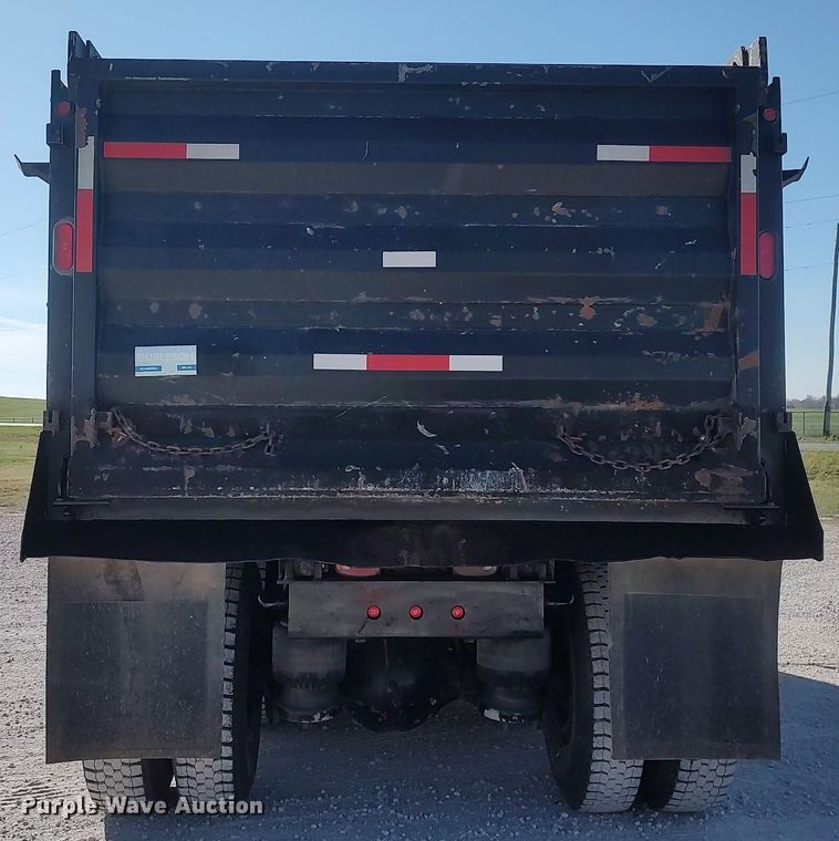 image for item DQ0488 2010 Peterbilt 340  dump truck