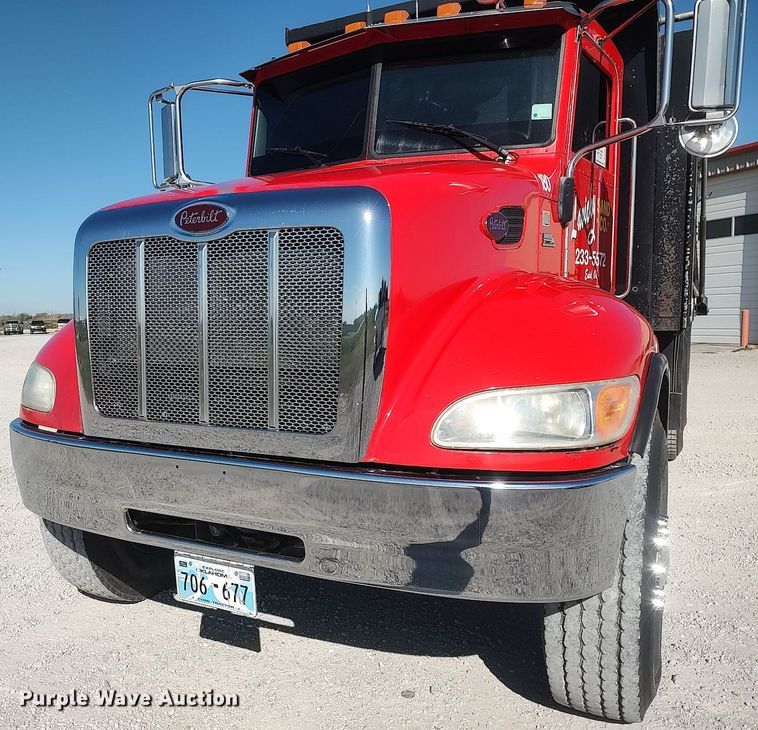 image for item DQ0488 2010 Peterbilt 340  dump truck