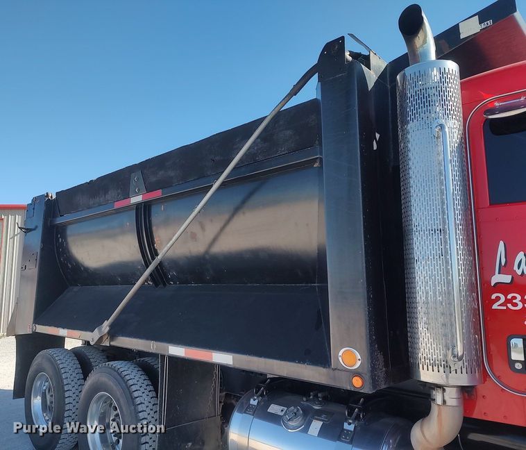 image for item DQ0488 2010 Peterbilt 340  dump truck