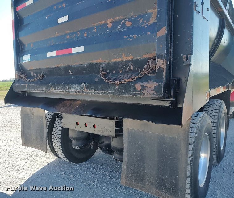 image for item DQ0488 2010 Peterbilt 340  dump truck