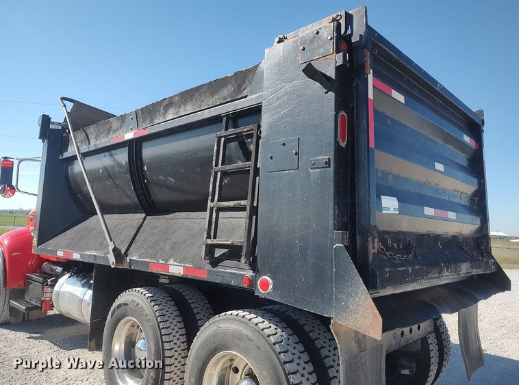 image for item DQ0488 2010 Peterbilt 340  dump truck