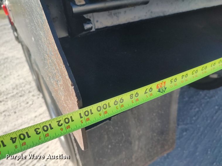 image for item DQ0488 2010 Peterbilt 340  dump truck