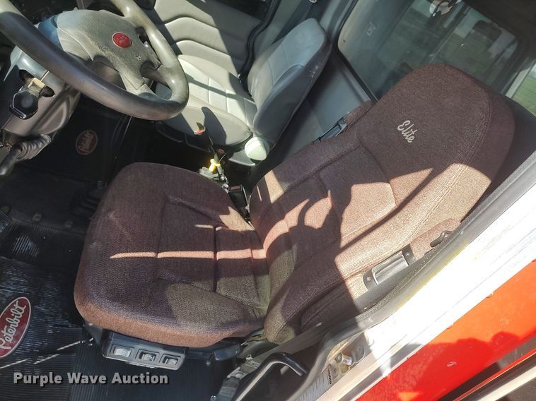 image for item DQ0488 2010 Peterbilt 340  dump truck