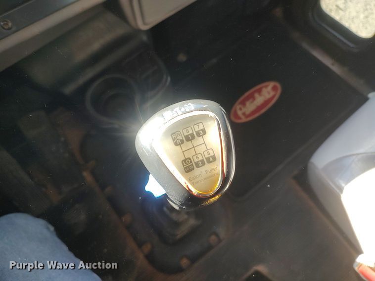 image for item DQ0488 2010 Peterbilt 340  dump truck