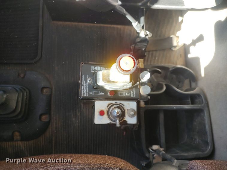 image for item DQ0488 2010 Peterbilt 340  dump truck