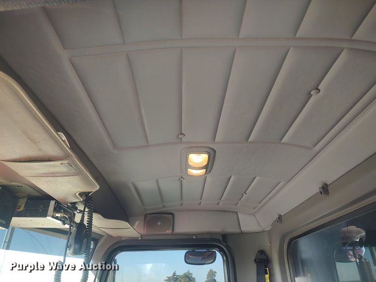 image for item DQ0488 2010 Peterbilt 340  dump truck