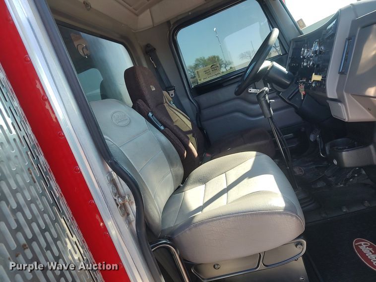 image for item DQ0488 2010 Peterbilt 340  dump truck