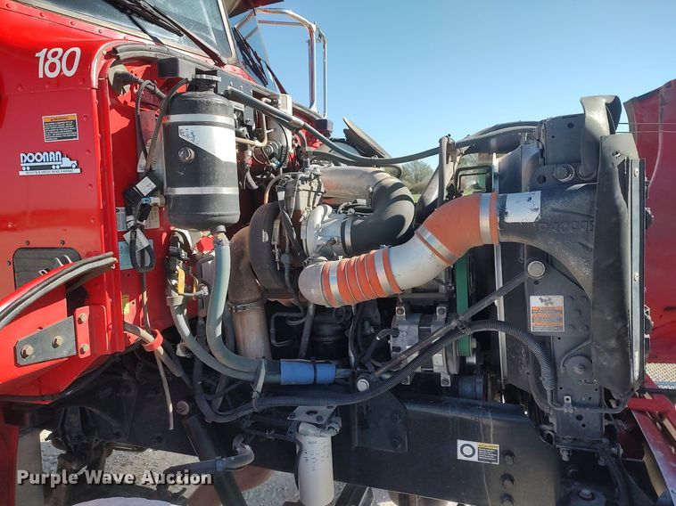 image for item DQ0488 2010 Peterbilt 340  dump truck