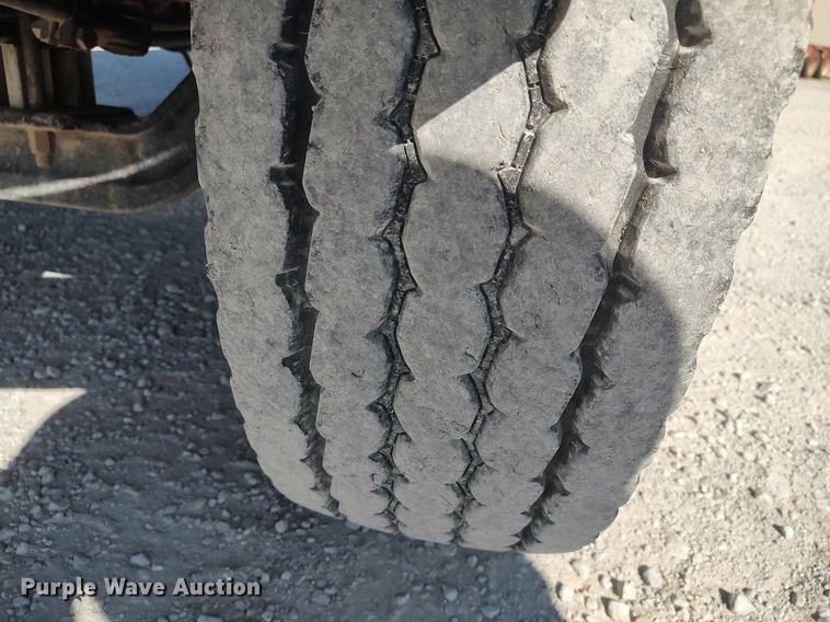 image for item DQ0488 2010 Peterbilt 340  dump truck