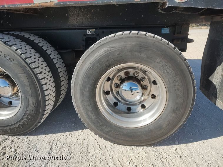 image for item DQ0488 2010 Peterbilt 340  dump truck