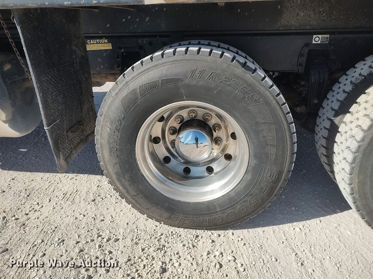 image for item DQ0488 2010 Peterbilt 340  dump truck