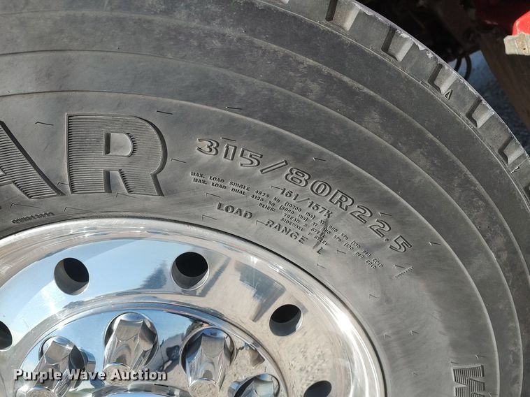 image for item DQ0488 2010 Peterbilt 340  dump truck