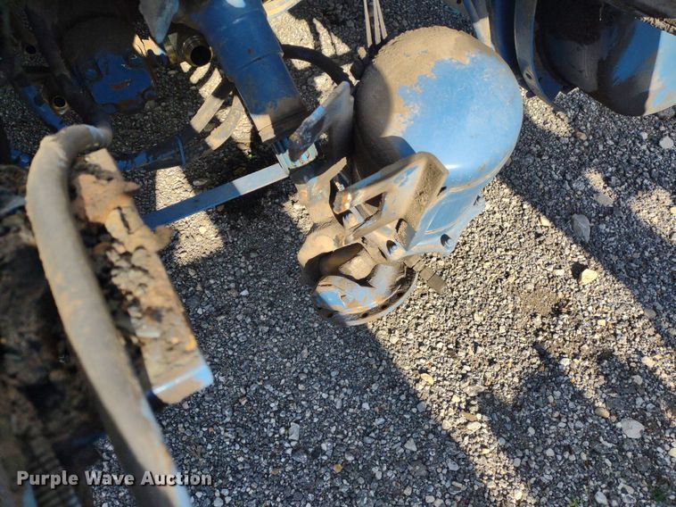 image for item DQ1664 1996 Mack CH613  truck cab and chassis