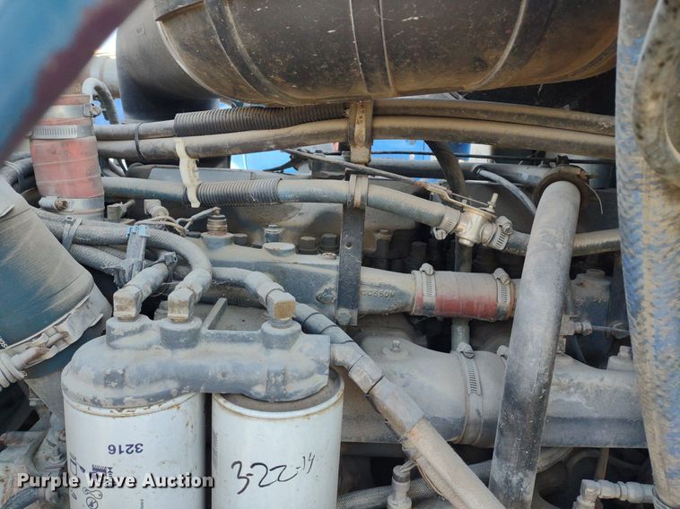 image for item DQ1664 1996 Mack CH613  truck cab and chassis