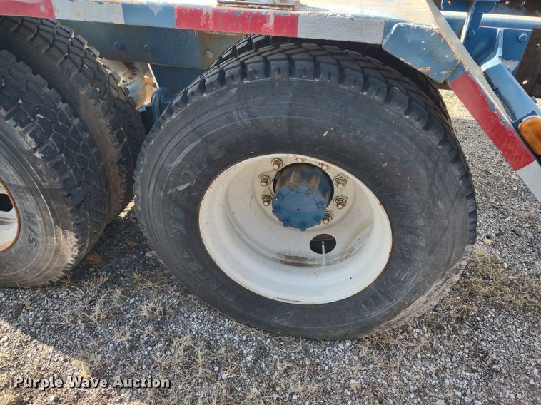 image for item DQ1664 1996 Mack CH613  truck cab and chassis