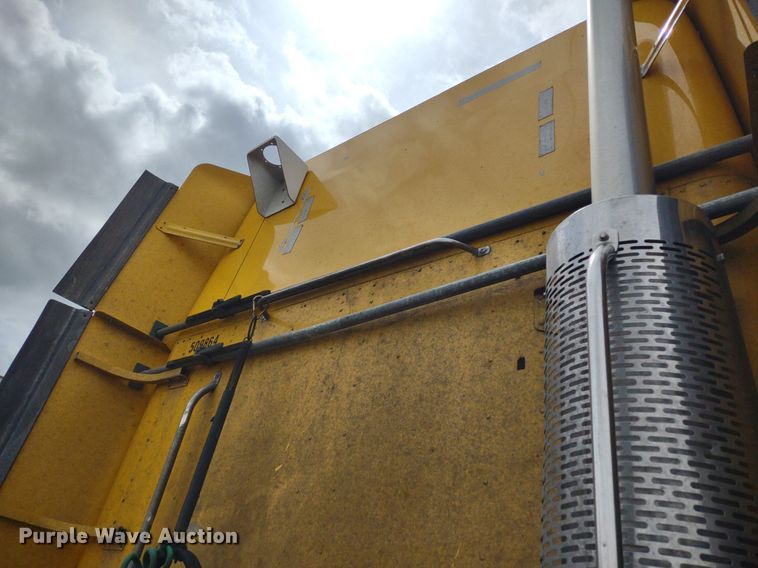 image for item DQ1687 2007 Freightliner Columbia  semi truck