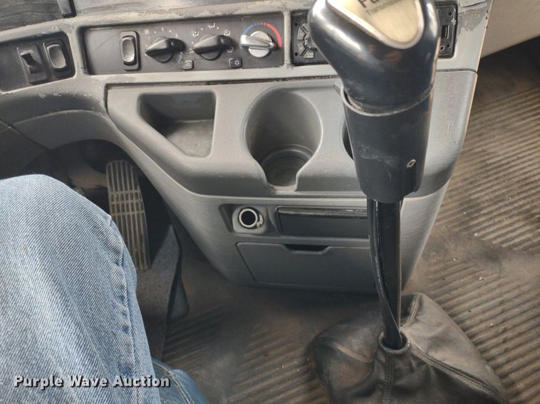 image for item DQ1687 2007 Freightliner Columbia  semi truck