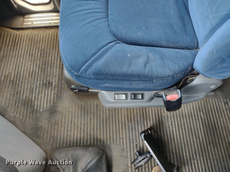 image for item DQ1687 2007 Freightliner Columbia  semi truck