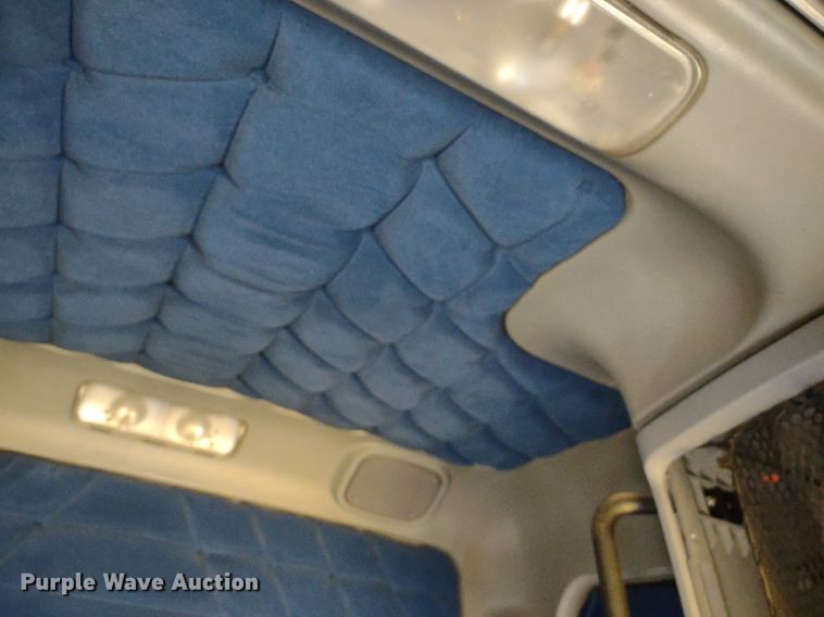 image for item DQ1687 2007 Freightliner Columbia  semi truck