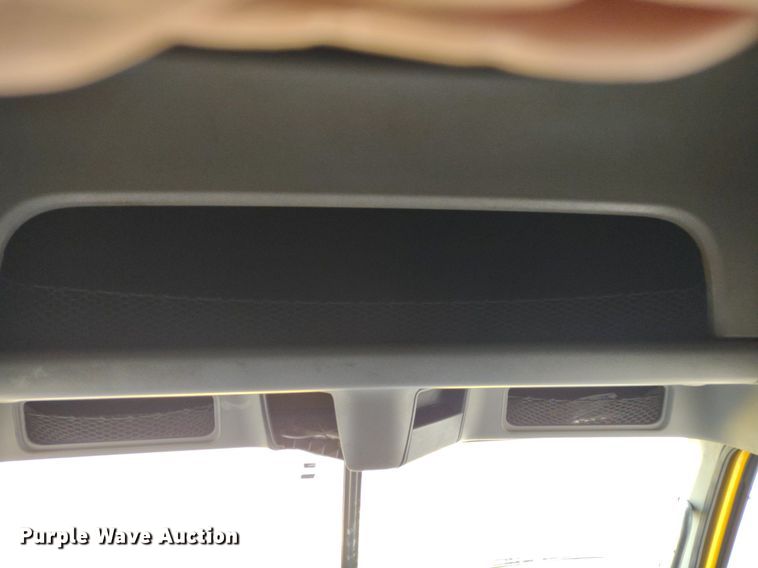 image for item DQ1687 2007 Freightliner Columbia  semi truck