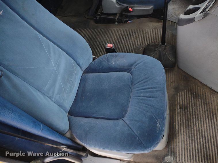 image for item DQ1687 2007 Freightliner Columbia  semi truck