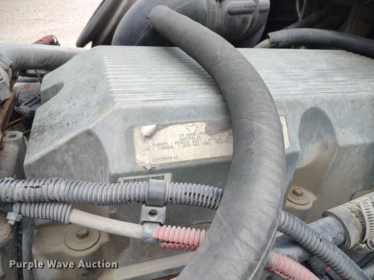 image for item DQ1687 2007 Freightliner Columbia  semi truck