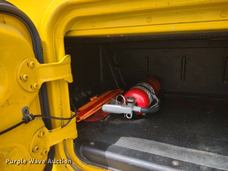 image for item DQ1687 2007 Freightliner Columbia  semi truck