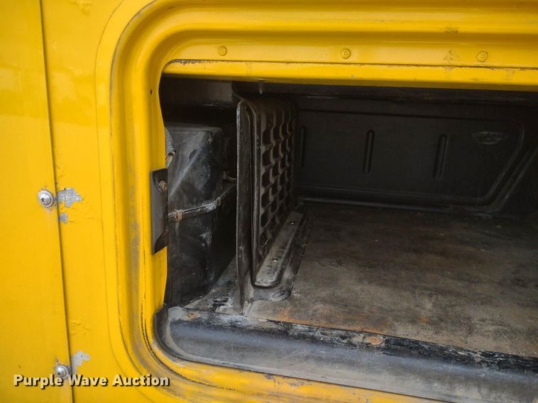 image for item DQ1687 2007 Freightliner Columbia  semi truck