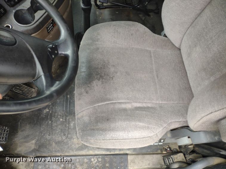 image for item DQ1688 2015 Freightliner Cascadia  semi truck