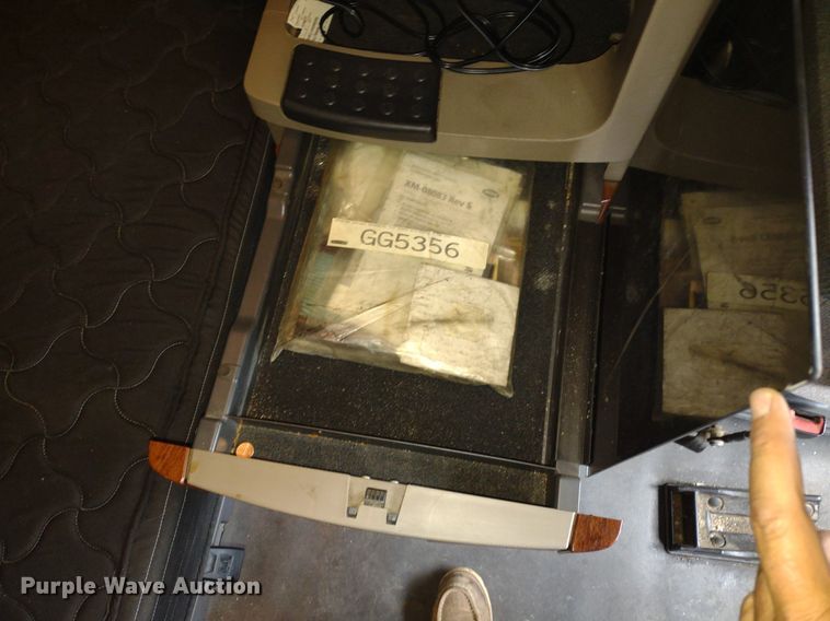 image for item DQ1688 2015 Freightliner Cascadia  semi truck