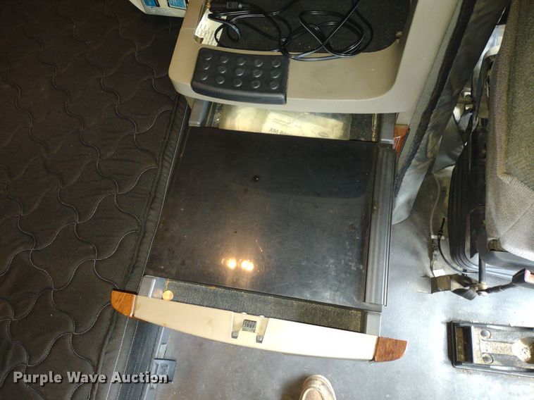 image for item DQ1688 2015 Freightliner Cascadia  semi truck