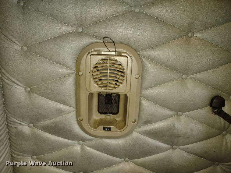 image for item DQ1688 2015 Freightliner Cascadia  semi truck