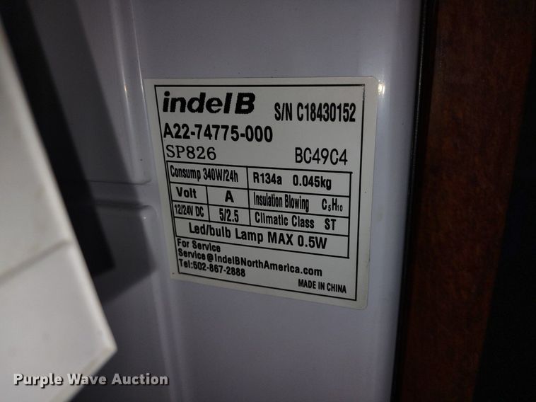 image for item DQ1688 2015 Freightliner Cascadia  semi truck