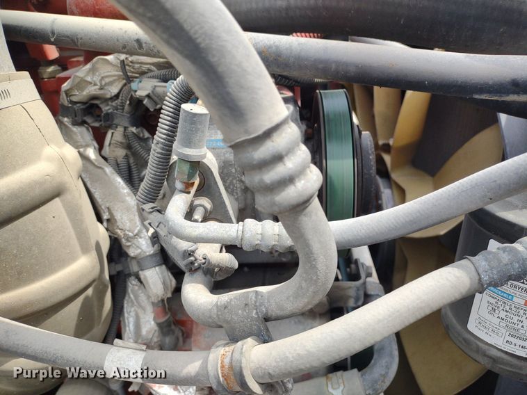 image for item DQ1688 2015 Freightliner Cascadia  semi truck