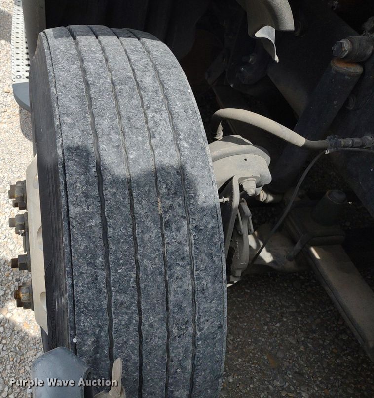 image for item DQ1688 2015 Freightliner Cascadia  semi truck