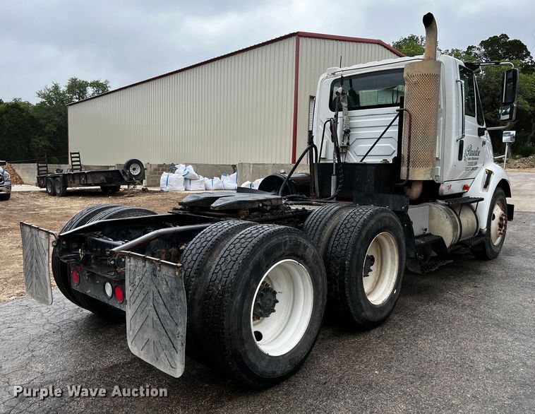 image for item DQ2031 2007 International 8600  semi truck