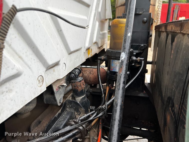 image for item DQ2031 2007 International 8600  semi truck