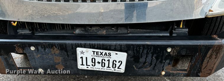 image for item DQ2031 2007 International 8600  semi truck