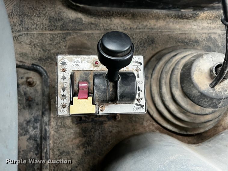 image for item DQ2031 2007 International 8600  semi truck