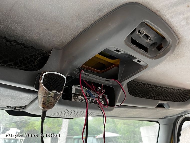 image for item DQ2031 2007 International 8600  semi truck