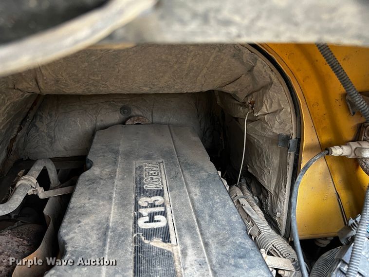 image for item DQ2031 2007 International 8600  semi truck