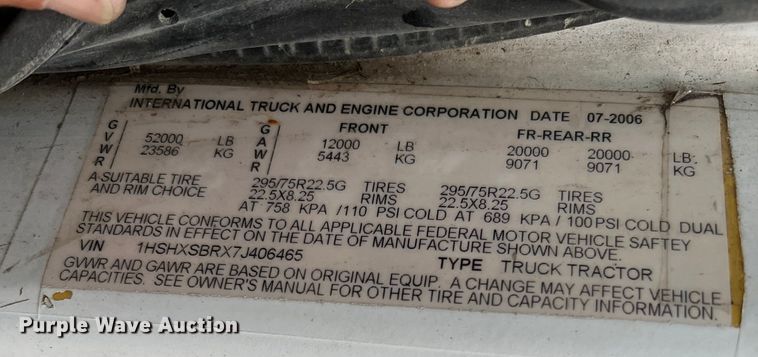 image for item DQ2031 2007 International 8600  semi truck