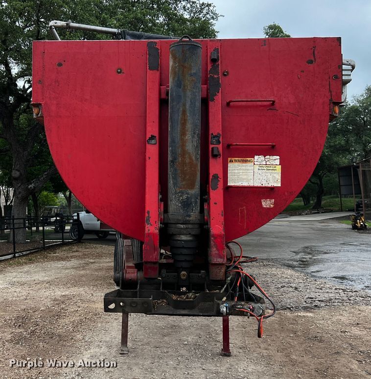image for item DQ2033 1999 Clement RKHL3226  end dump trailer