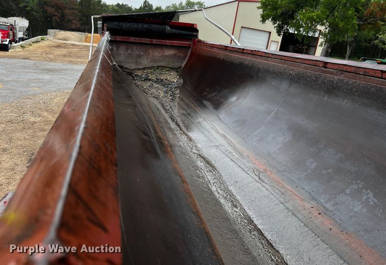 image for item DQ2033 1999 Clement RKHL3226  end dump trailer